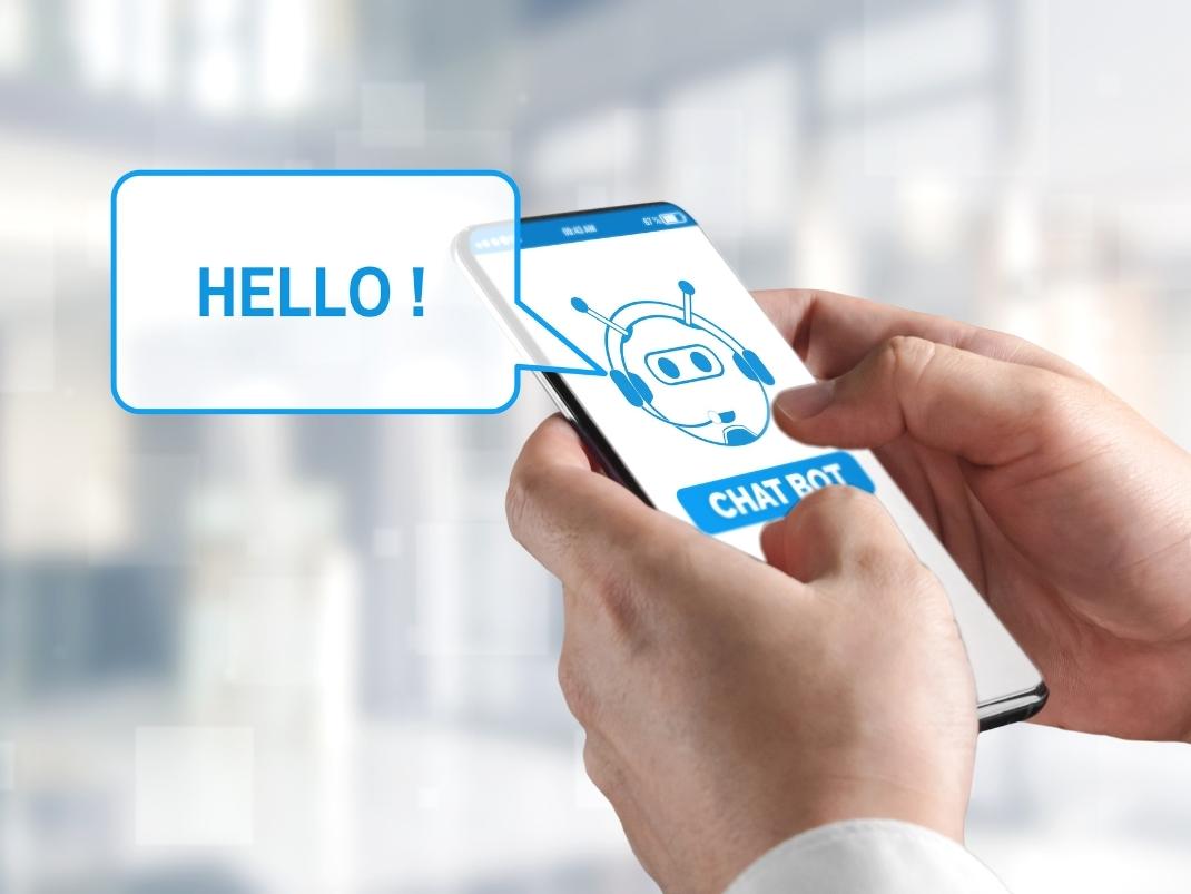 Chatbot là công cụ giúp các cửa hàng hỗ trợ người mua nhanh chóng, hiệu quả.