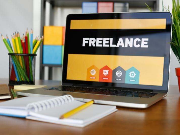 Trở thành một Marketing Freelancer, bạn sẽ linh hoạt về thời gian và địa điểm làm việc.