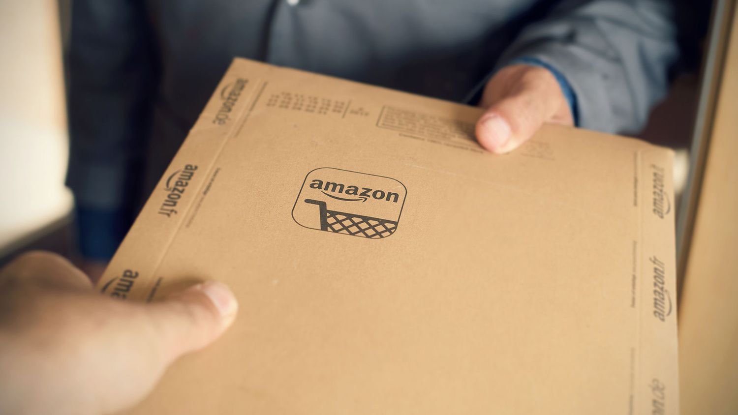 Amazon thực tế là một marketplace buộc bạn phải “chơi” theo luật của nó.